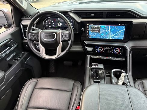 Used 2025 GMC Sierra 1500 Denali w/ Technology Package AWD/4WD image 16