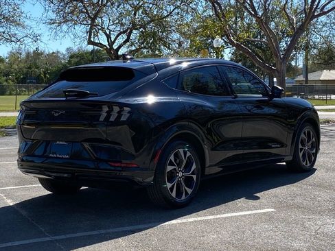 Used 2021 Ford Mustang Mach-E Premium image 9