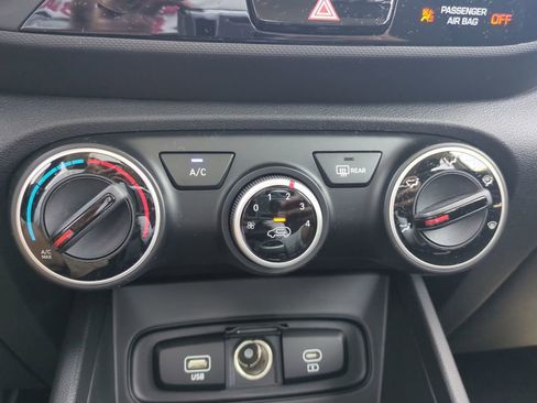 New 2026 Hyundai Venue SE image 25