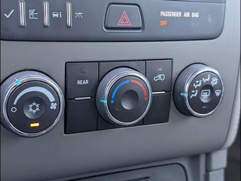 Used 2015 Chevrolet Traverse LS FWD image 15