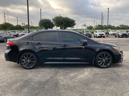Used 2025 Toyota Corolla SE FWD image 4