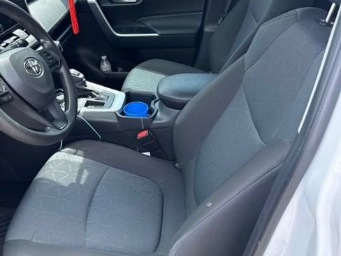 Used 2025 Toyota RAV4 XLE w/ Convenience Package FWD image 6