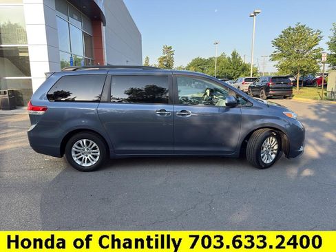 Used 2014 Toyota Sienna XLE FWD image 8