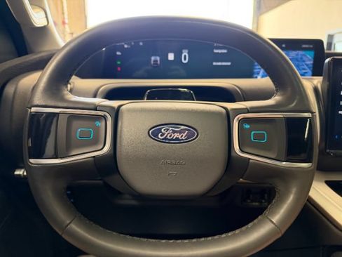 Used 2025 Ford Expedition Active AWD/4WD image 21