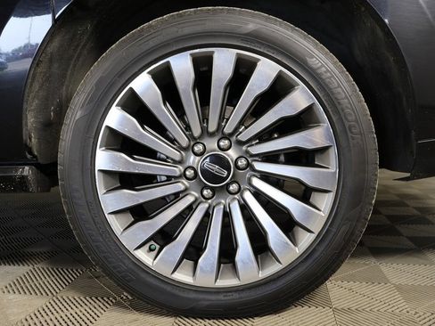 Used 2019 Lincoln Navigator L Reserve AWD/4WD image 28