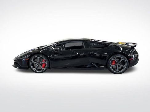 Used 2024 Lamborghini Huracan Tecnica image 2