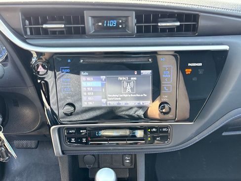Used 2017 Toyota Corolla SE image 23