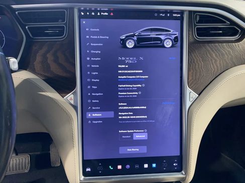 Used 2017 Tesla Model X 75D image 13