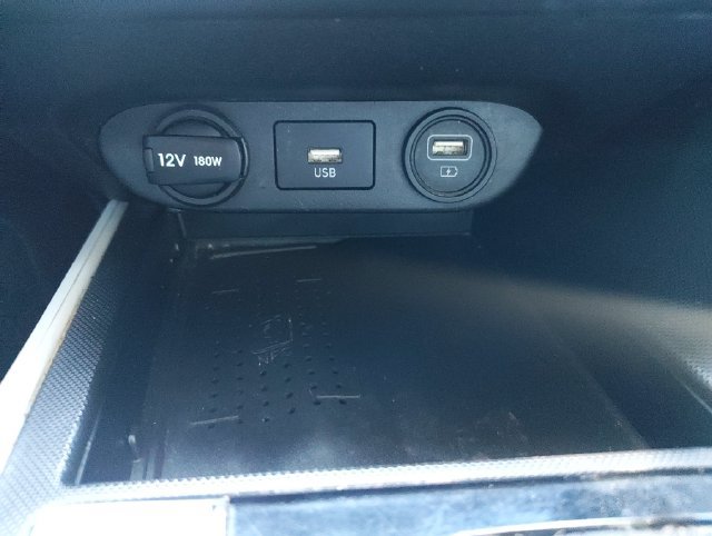 Used 2023 Hyundai Elantra Limited w/ Preferred Accessory Package FWD image 26