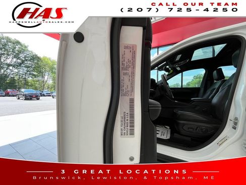 Used 2024 Jeep Grand Cherokee Altitude AWD/4WD image 16