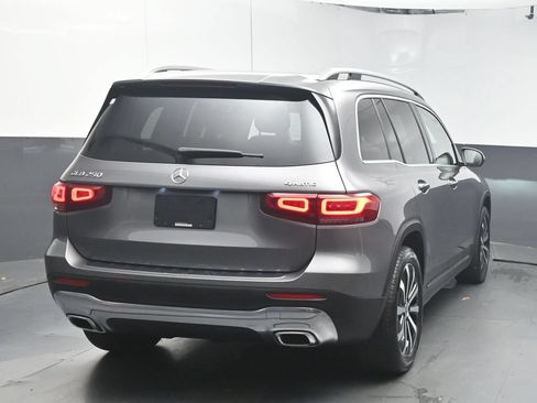 Used 2023 Mercedes-Benz GLB 250 4MATIC w/ Premium Package image 7