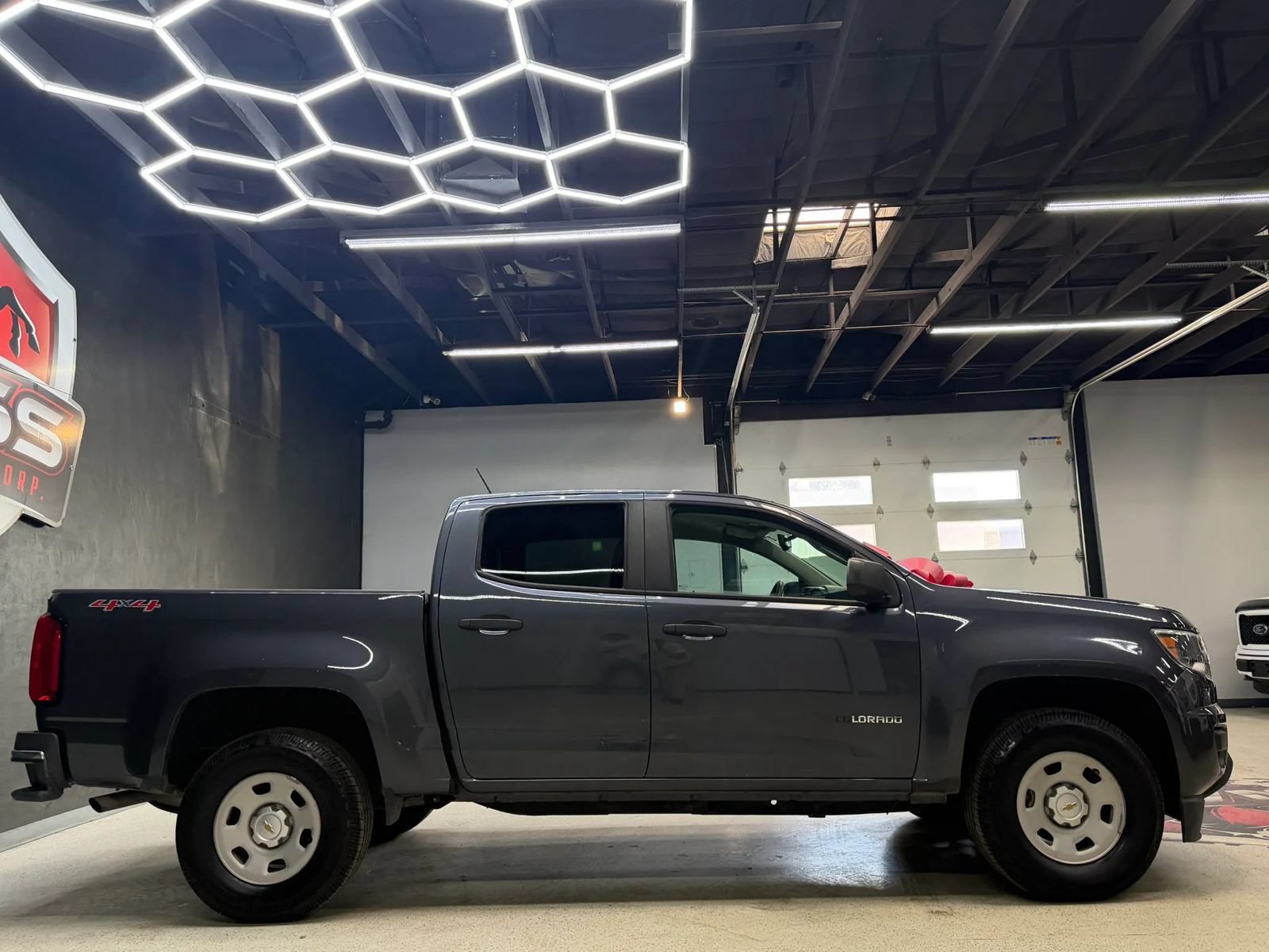 Used 2017 Chevrolet Colorado W/T w/ WT Convenience Package AWD/4WD image 9
