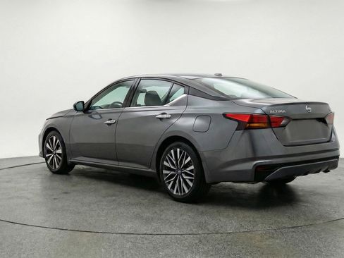 Used 2025 Nissan Altima 2.5 SV image 5