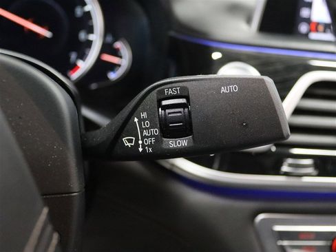 Used 2019 BMW 750i xDrive w/ Executive Package image 38