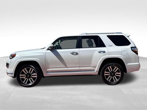 Used 2024 Toyota 4Runner Limited AWD/4WD image 4
