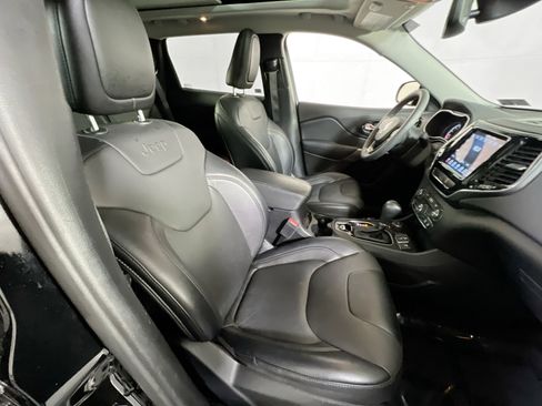 Used 2022 Jeep Cherokee Limited w/ Mopar Interior Package image 27