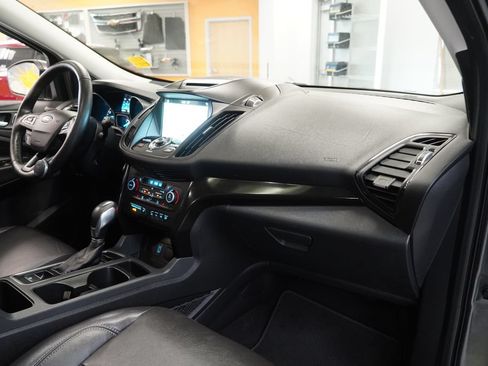 Used 2018 Ford Escape Titanium w/ Ford Safe & Smart Package AWD/4WD image 38