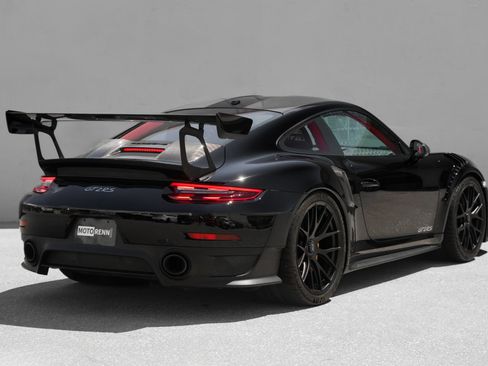 Used 2019 Porsche 911 GT2 RS RWD image 4