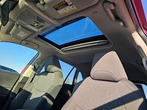 Used 2024 Toyota RAV4 XLE w/ Convenience Package image 32