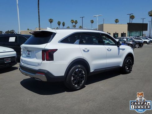 Used 2024 Kia Sorento S AWD/4WD image 4