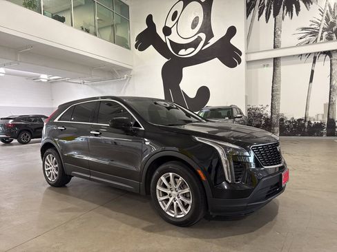 Used 2022 Cadillac XT4 Luxury w/ Cold Weather Package image 2