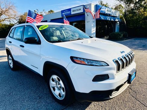 Used 2014 Jeep Cherokee Sport image 20