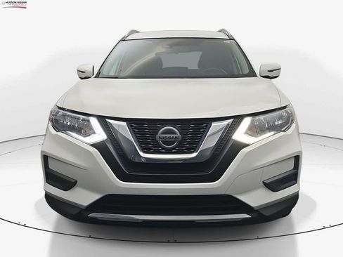 Used 2019 Nissan Rogue SV image 3