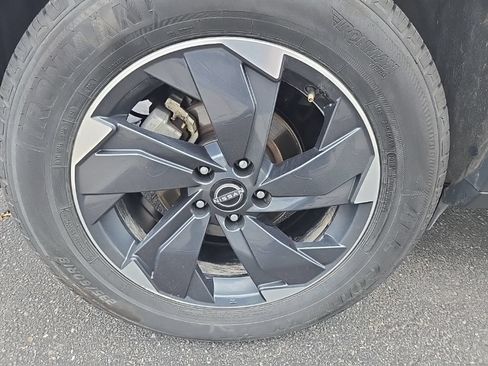 Used 2025 Nissan Rogue SV AWD/4WD image 36