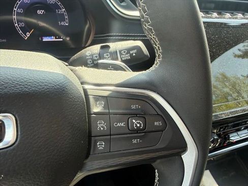 Certified 2024 Jeep Grand Cherokee L Altitude AWD/4WD image 19