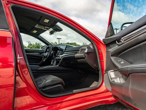 Used 2022 Honda Accord Sport image 11