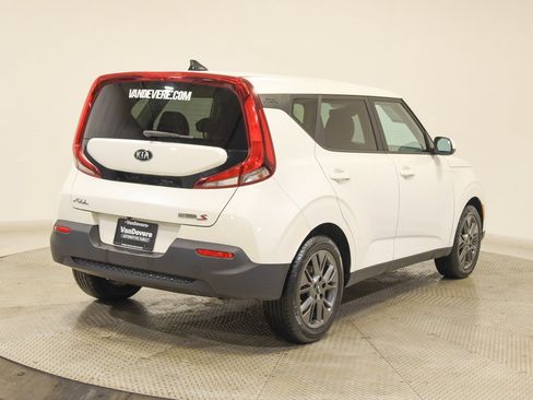 Used 2021 Kia Soul S image 11