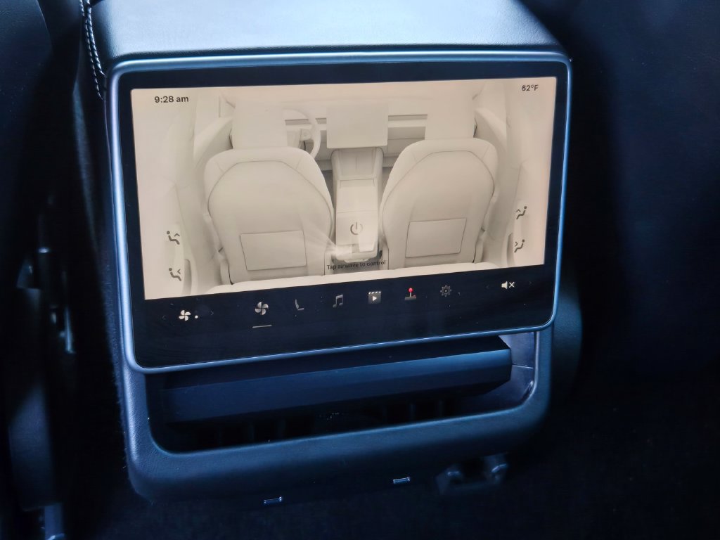 Used 2024 Tesla Model 3 Standard Range RWD image 13