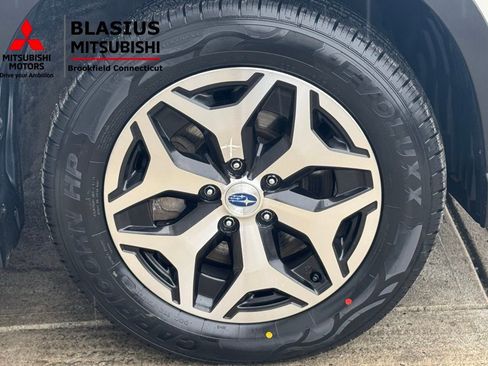 Used 2021 Subaru Forester Premium image 3