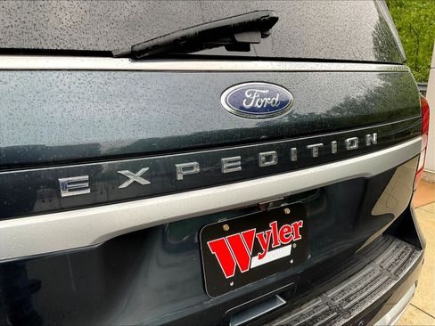 Used 2022 Ford Expedition XLT AWD/4WD image 23