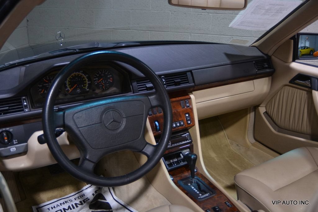 Used 1995 Mercedes-Benz E 320 Convertible image 32