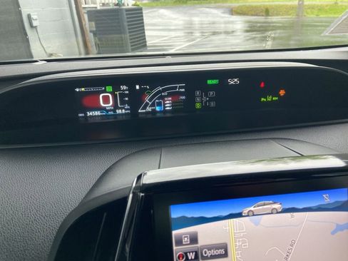 Used 2022 Toyota Prius Prime Limited FWD image 16
