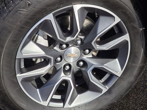 Used 2024 Chevrolet Silverado 1500 LT image 18