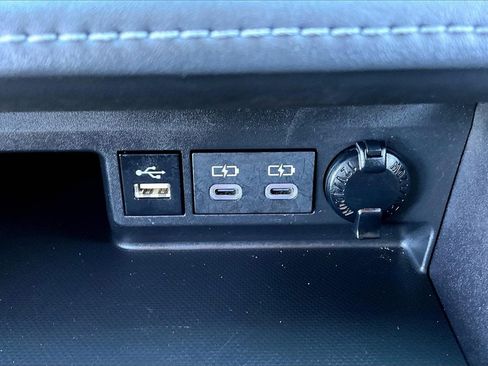 Used 2024 Toyota Highlander LE image 33