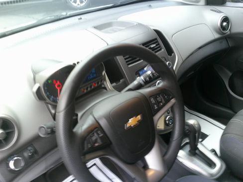 Used 2014 Chevrolet Sonic LT FWD image 21