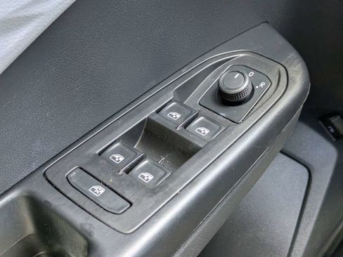 Certified 2023 Volkswagen Taos S FWD image 30