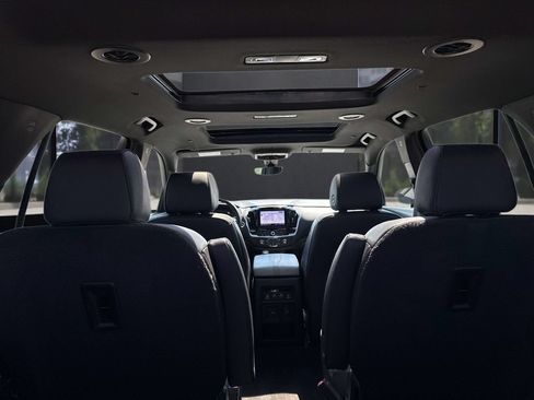 Used 2023 Chevrolet Traverse RS AWD/4WD image 14