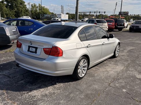 Used 2011 BMW 328i xDrive Sedan AWD/4WD image 4