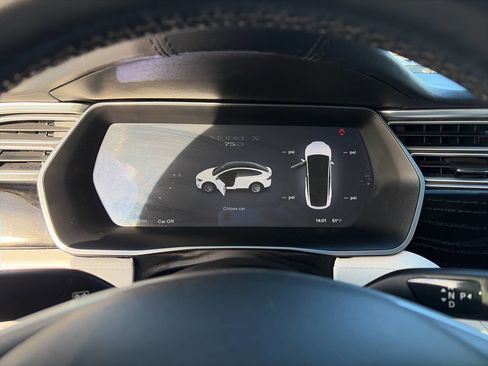 Used 2016 Tesla Model X 75D image 32