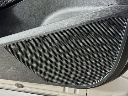 Used 2019 Toyota C-HR XLE FWD image 22