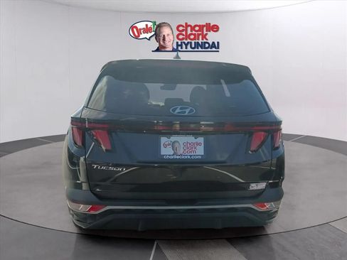 Used 2024 Hyundai Tucson SE FWD image 3