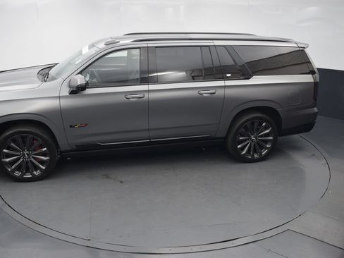 Certified 2026 Cadillac Escalade ESV V AWD/4WD image 43
