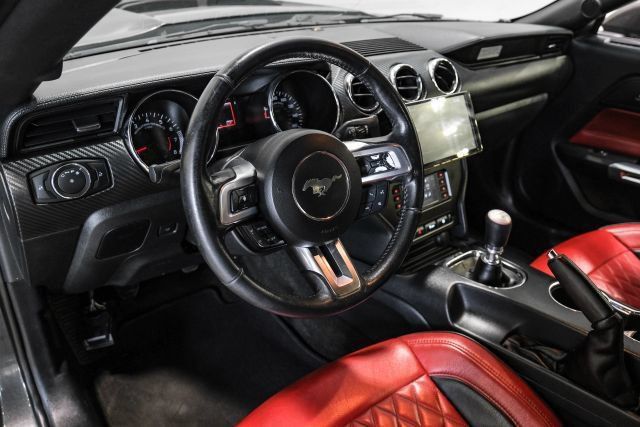 Used 2017 Ford Mustang Coupe RWD image 4