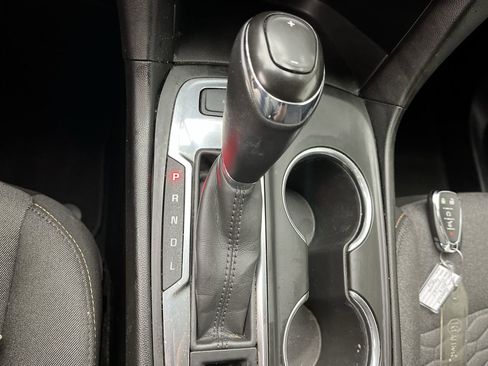 Used 2019 Chevrolet Equinox LT image 23