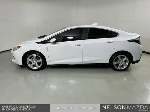 Used 2018 Chevrolet Volt LT w/ Comfort Package FWD image 9