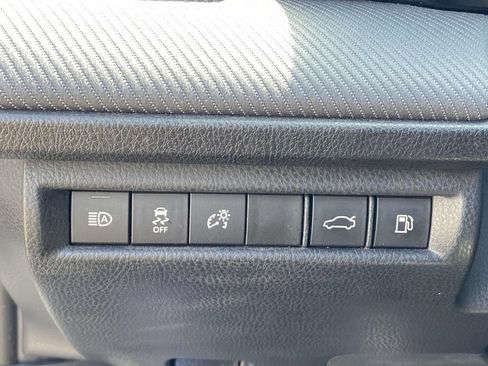 Used 2025 Toyota Camry SE w/ Convenience Package FWD image 28